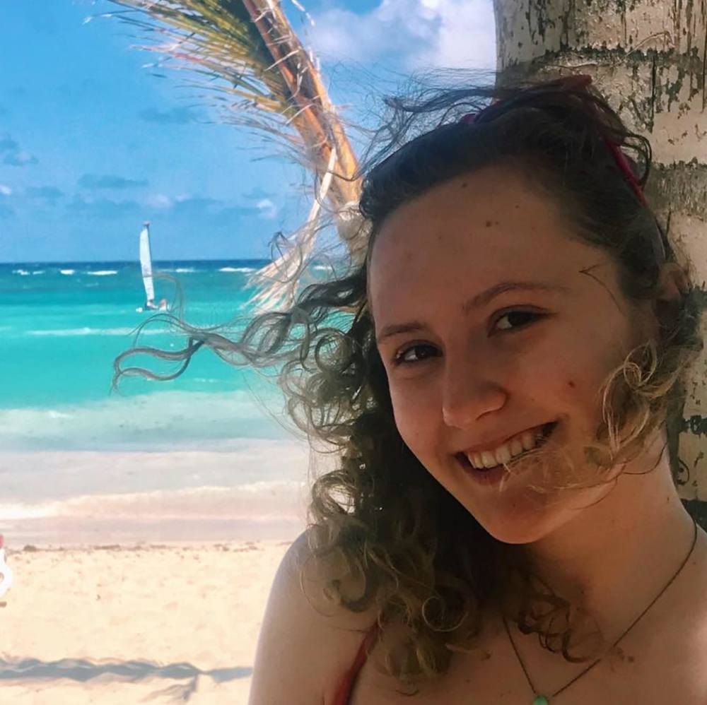 Meet your Posher, Olivia